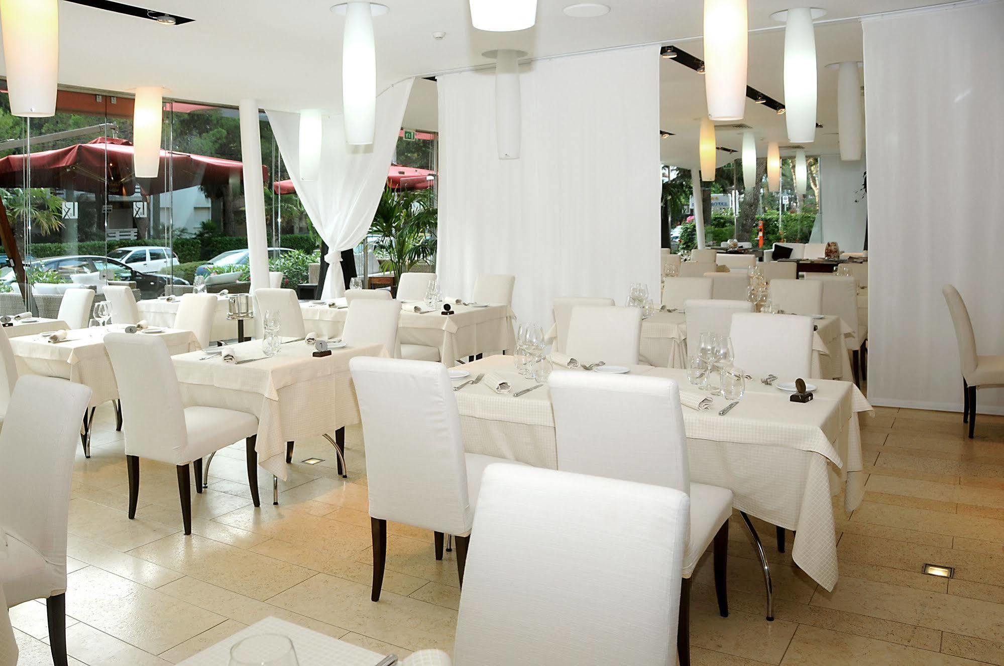 Hotel Rex Lignano Sabbiadoro Ngoại thất bức ảnh